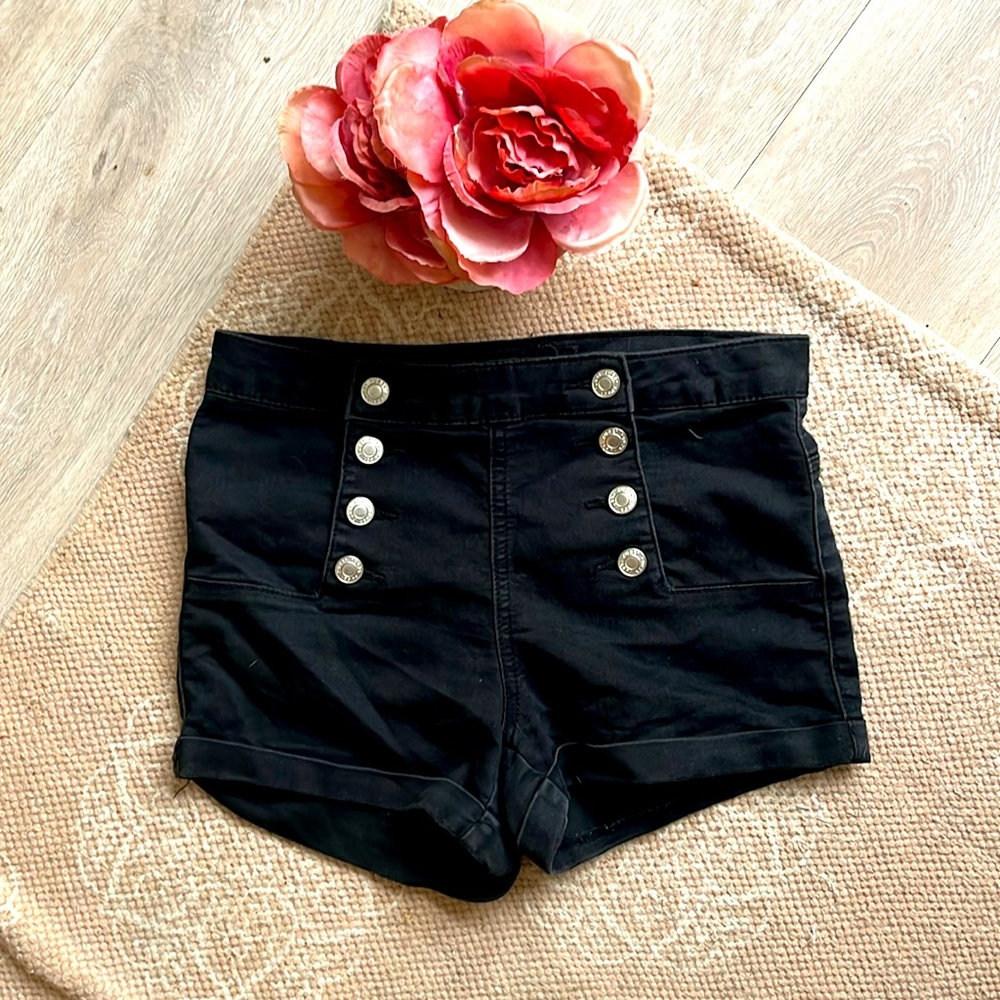 RUE 21 black with stretch denim shorts